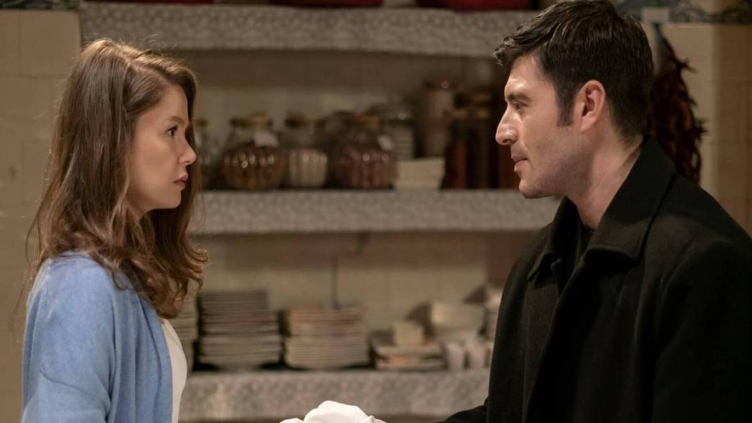 Camdaki Kız'da ortalık karıştı! Sürpriz bir isim daha diziye veda ediyor: Reyting savaşında ağır yara alacak 2